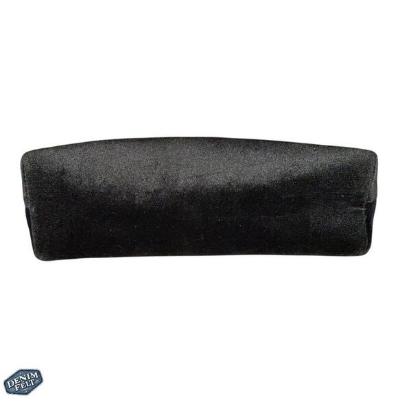 Christian Dior Black Velvet Cosmetic Pouch – Embroidered Logo – Limited Edition - Picture 5 of 8